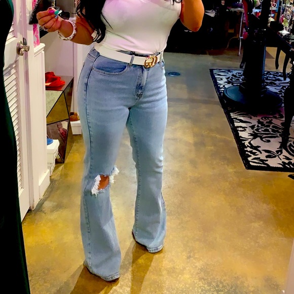 Distressed Blue Jeans Must Have ✨ - Picture 1 of 2